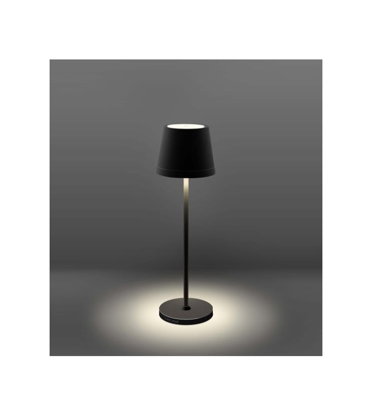 La nuova lampada da tavolo ricaricabile di design, ancora più performante. Autonomia 12-40h. L'elegante soluzione senza fili pe
